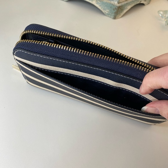 Kate Spade Sunkiss Striped Zip Around Wallet EUC - Picture 4 of 7